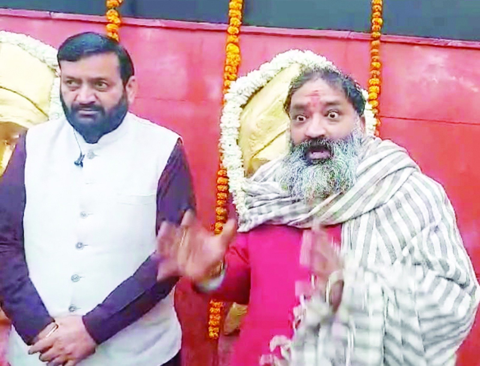 What does Ashish Tayal react to the photo of CM and Nirmal Singh?